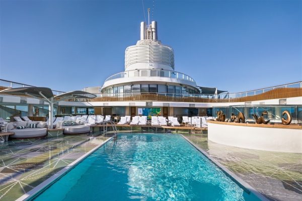 Oceania-VISTA-oc-a-pool-deck-architecture-5_orig-Groot