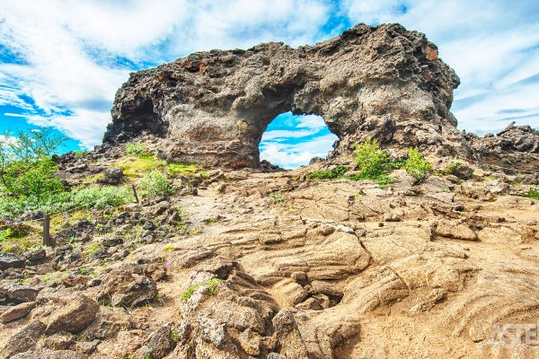 op-ontdekking-langs-de-kust-dimmuborgir