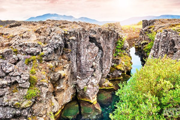op-ontdekking-langs-de-kust-thingvellir